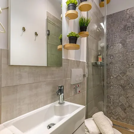 Number 1 * Ριέκα